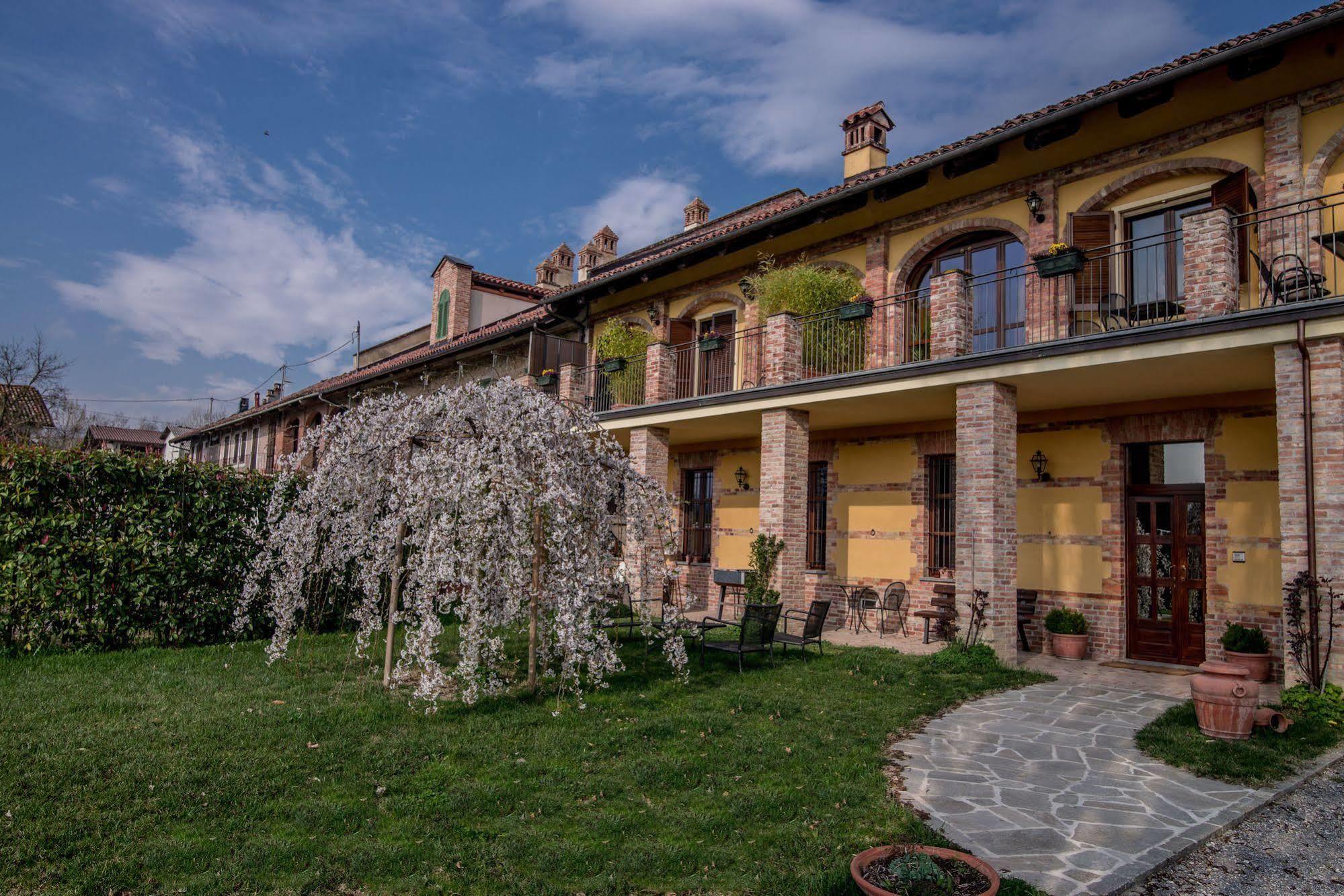 Cascina Rocca - Guest House Castiglione Falletto Luaran gambar