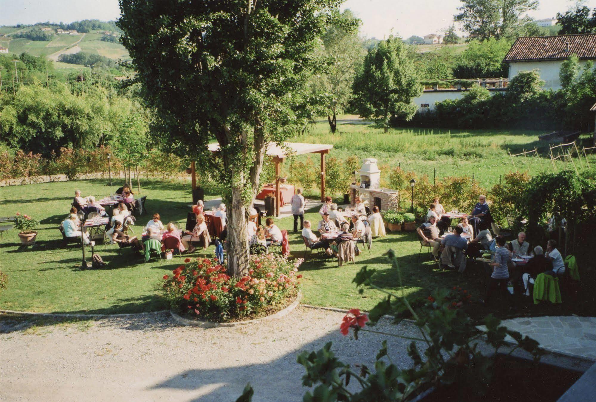 Cascina Rocca - Guest House Castiglione Falletto Luaran gambar